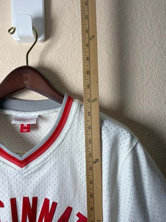 Cincinnati Reds Mitchell & Ness Cooperstown Collection Mesh V-Neck Jersey Size M - Picture 7 of 9